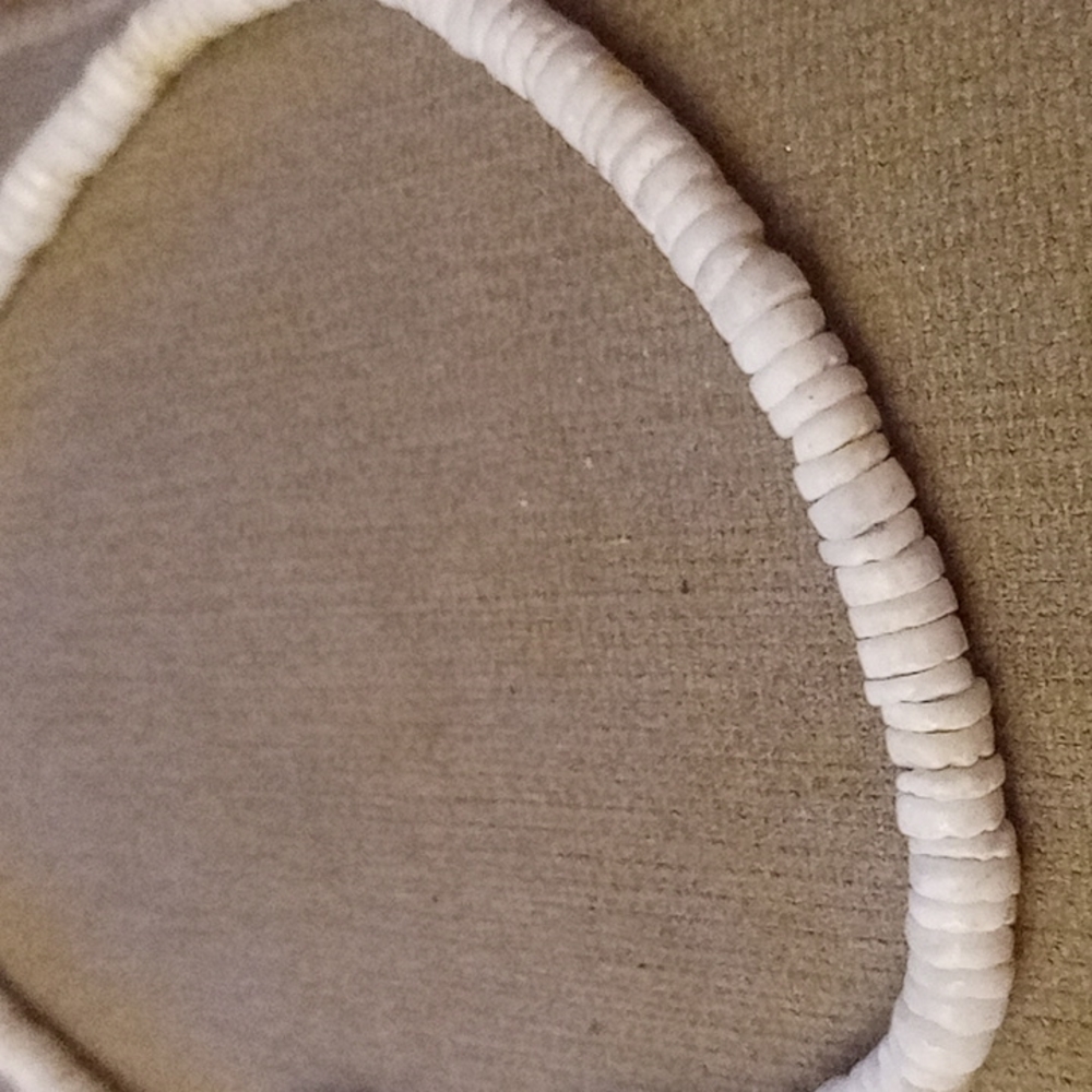 White Puca Shell Choker - Picture 3 of 4